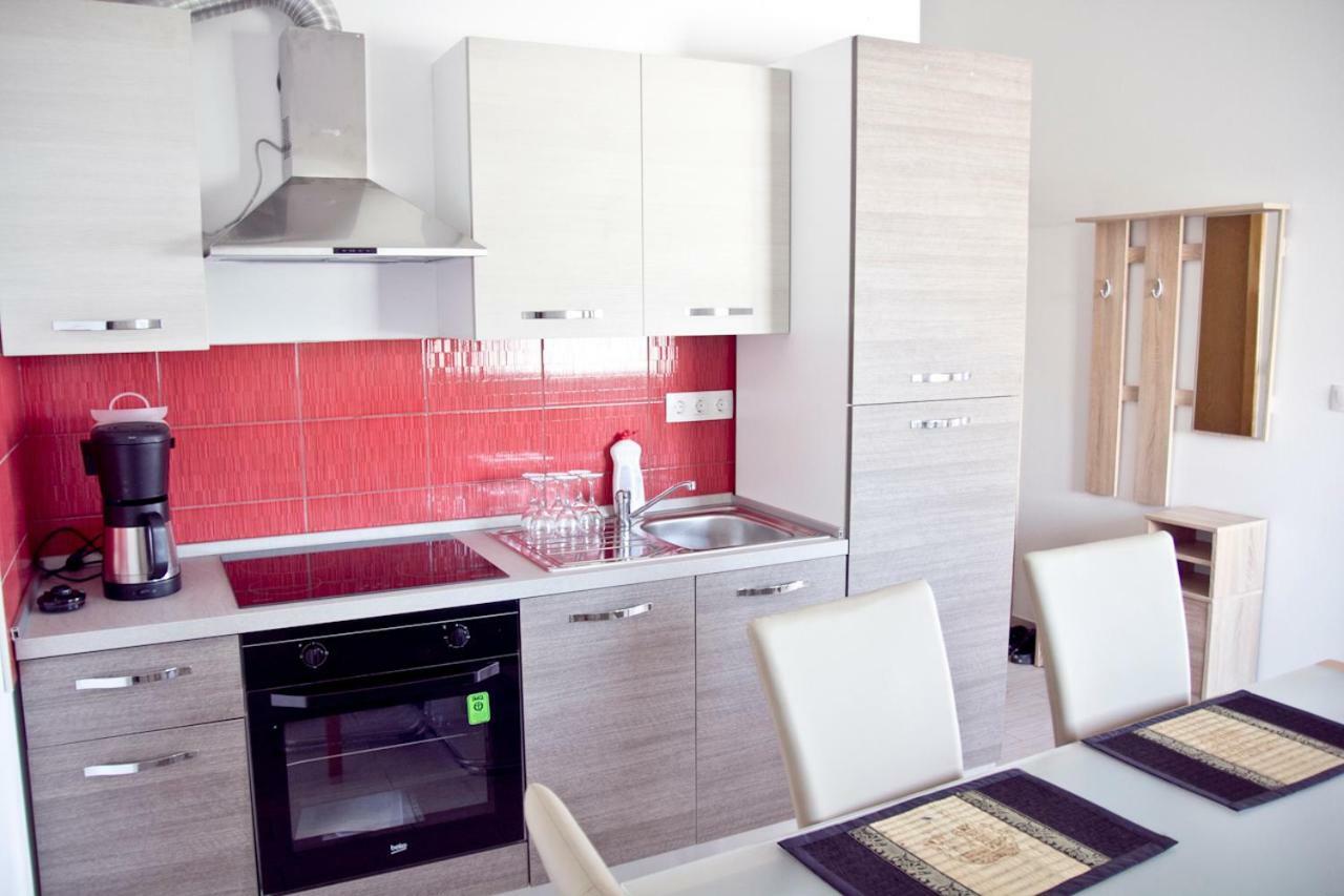 Apartmani Mira Klenovica Eksteriør bilde