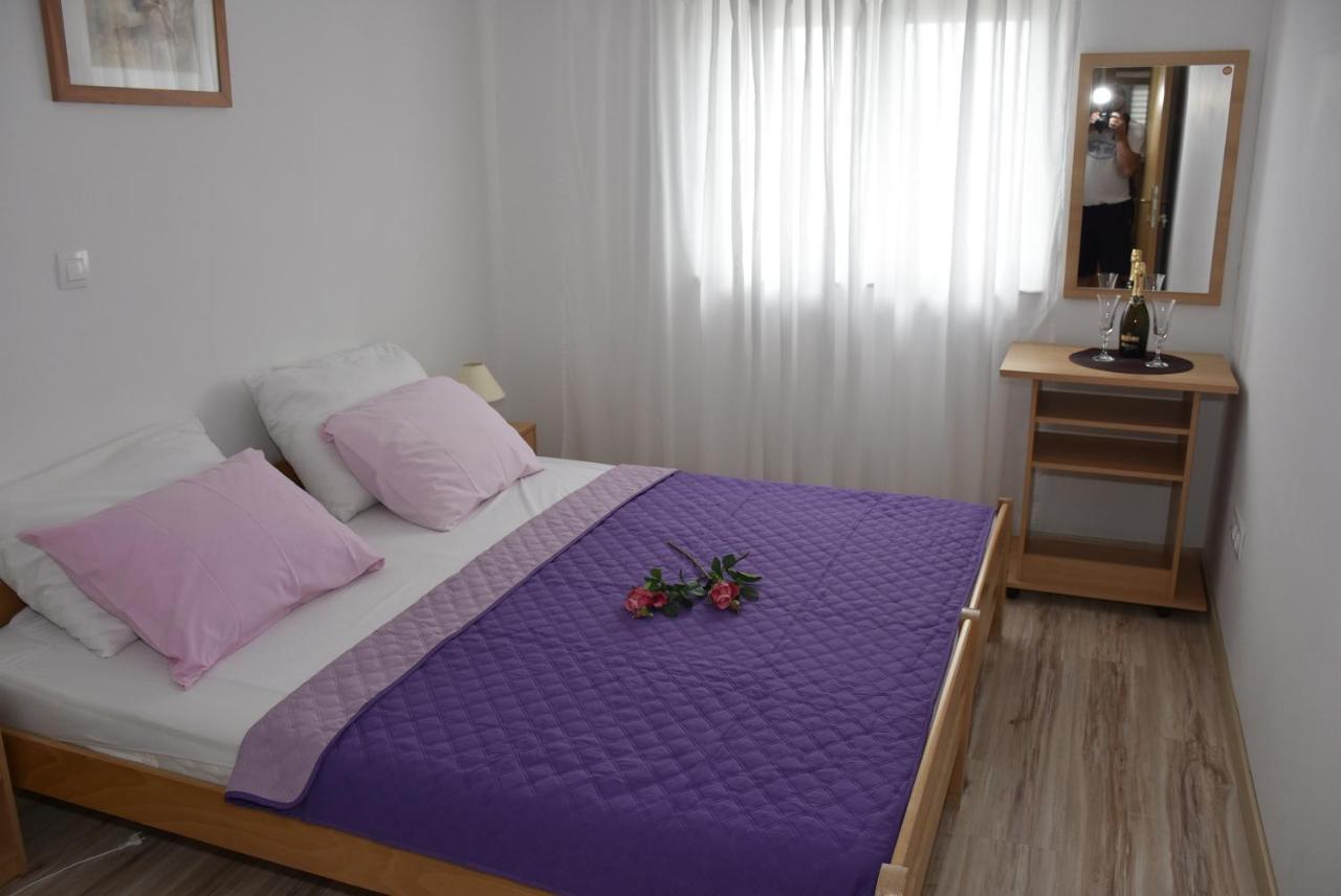 Apartmani Mira Klenovica Eksteriør bilde